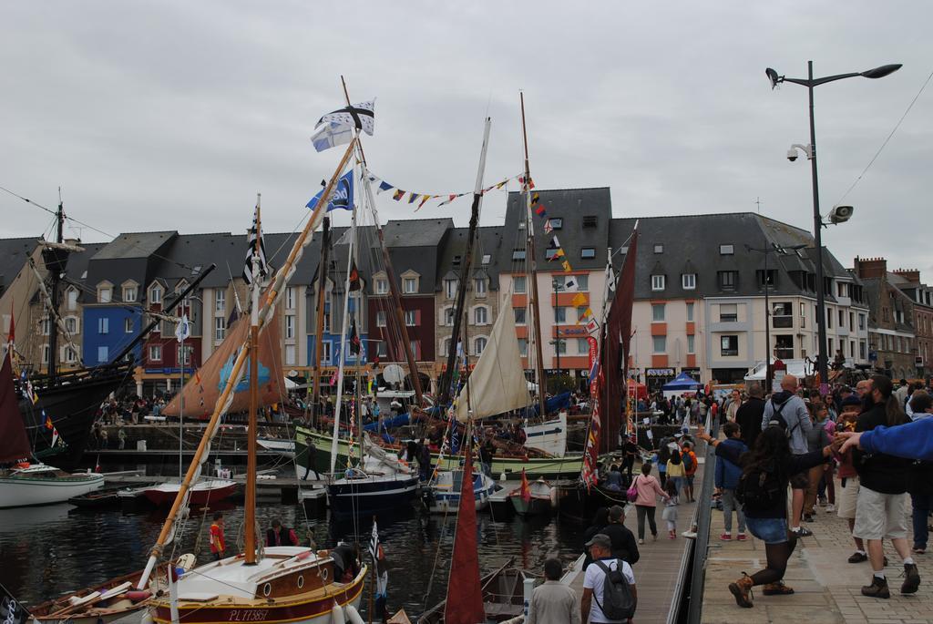 Hotel Le Goelo - Port De Paimpol Bagian luar foto
