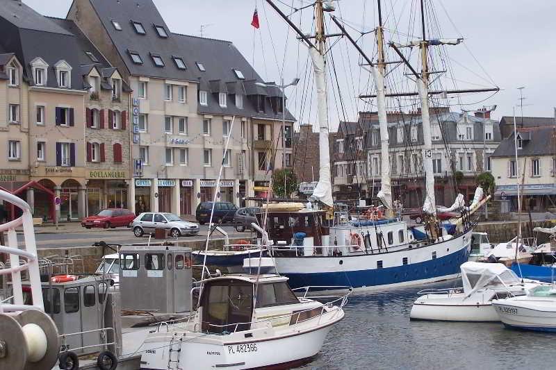 Hotel Le Goelo - Port De Paimpol Bagian luar foto