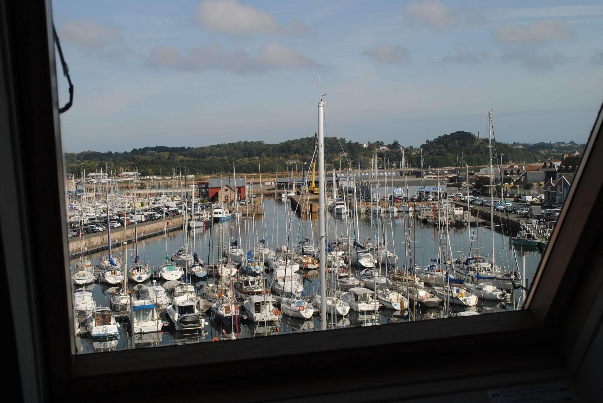Hotel Le Goelo - Port De Paimpol Bagian luar foto