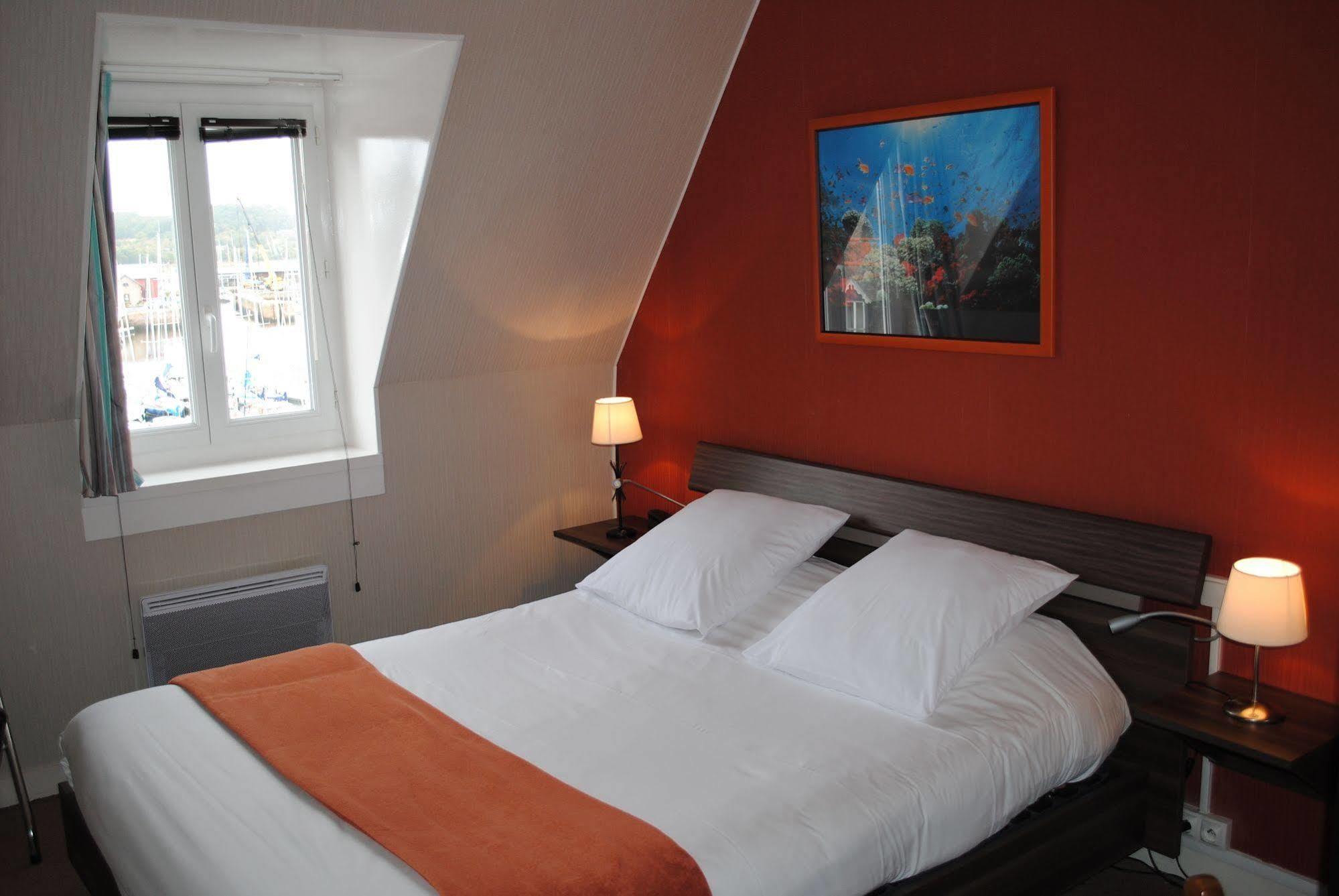 Hotel Le Goelo - Port De Paimpol Bagian luar foto