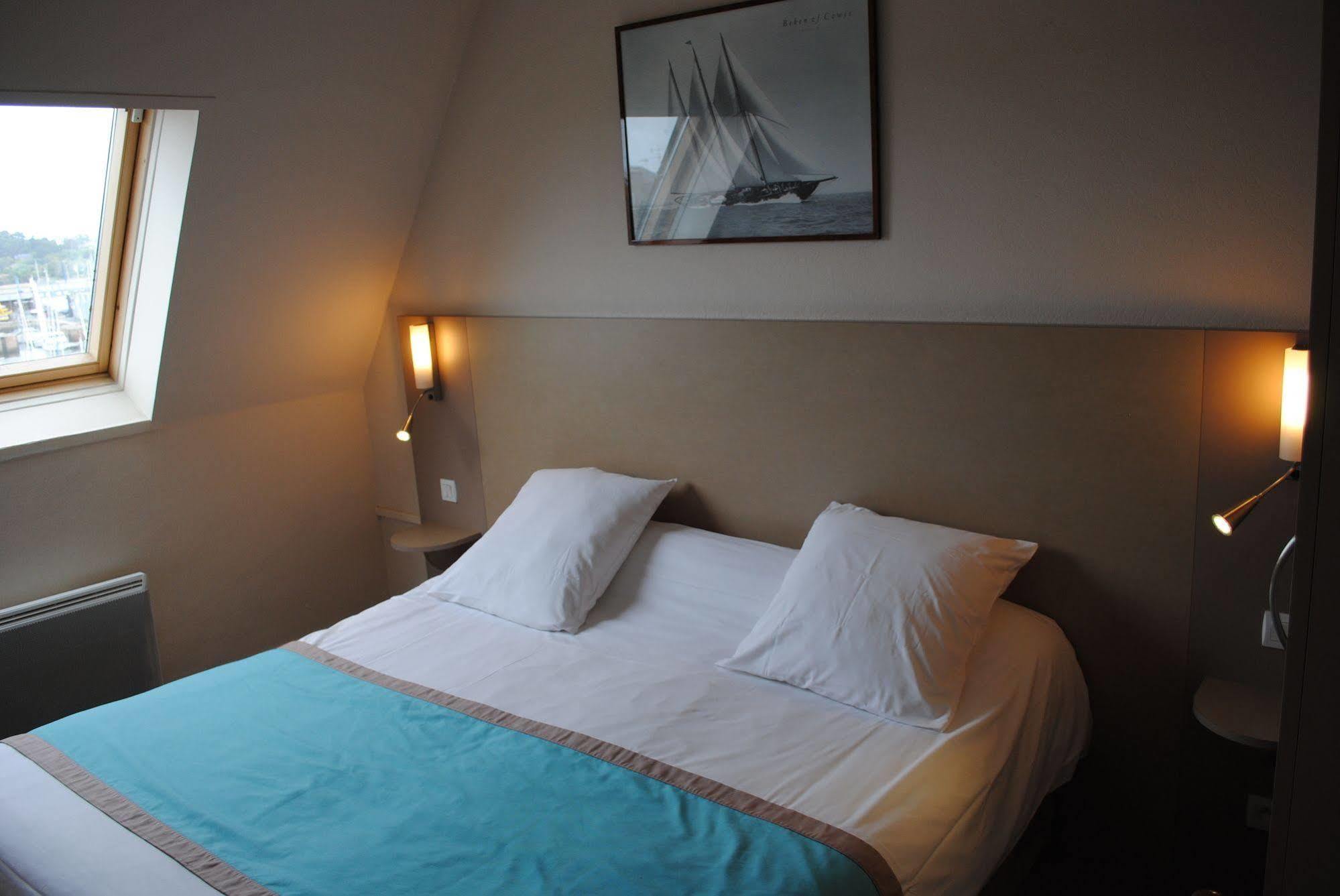 Hotel Le Goelo - Port De Paimpol Bagian luar foto