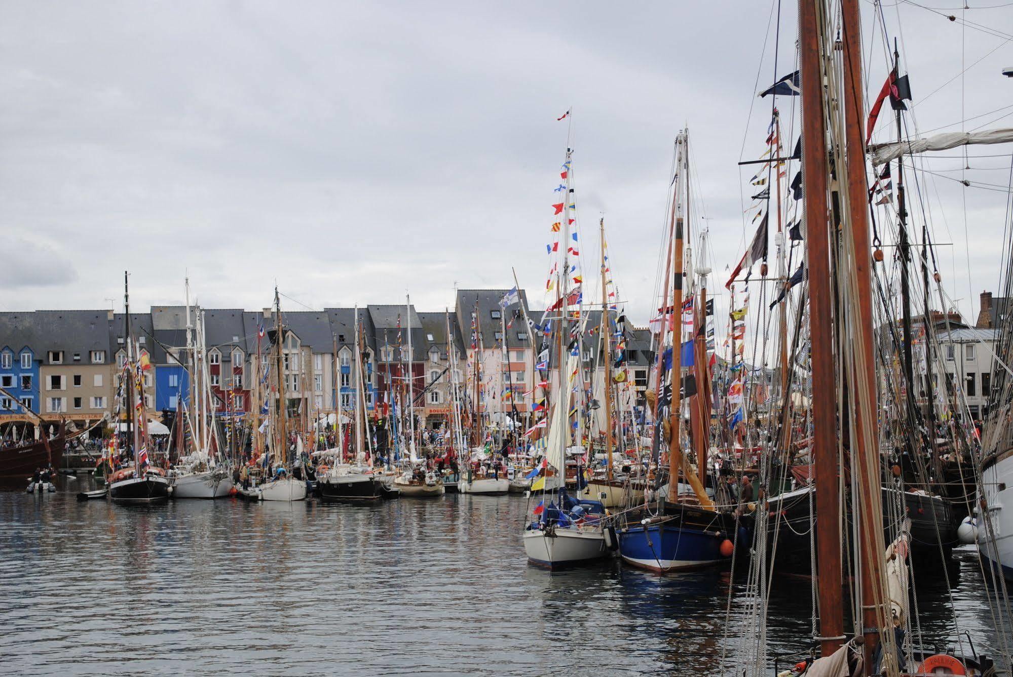 Hotel Le Goelo - Port De Paimpol Bagian luar foto